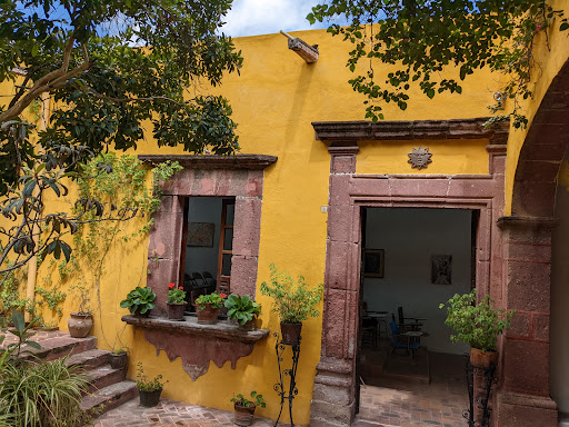 ACADEMIA HISPANO AMERICANA