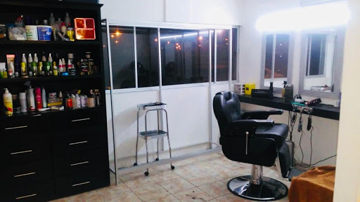 Barberia y Academia Tacana