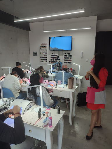 Cursos de uñas Monet