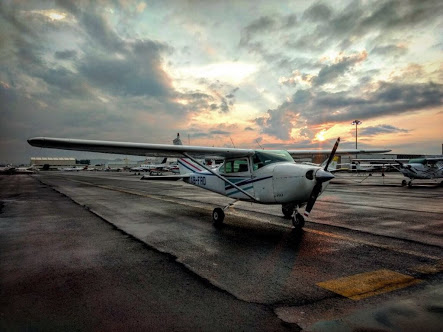 Escuela de Aviacion Gral. Roberto Fierro V.