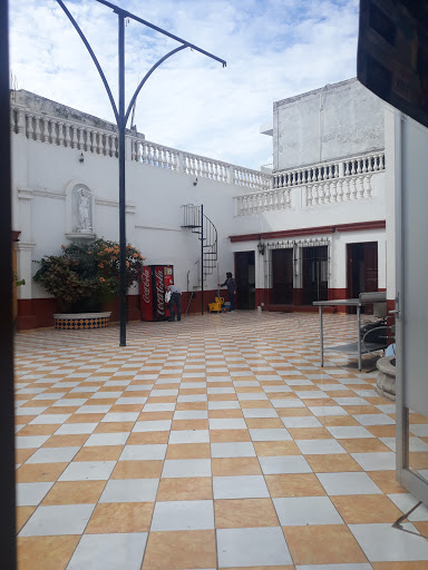 Instituto de Estudios Superiores Isima