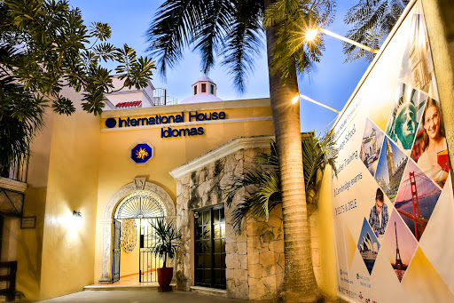International House Riviera Maya
